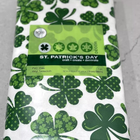 NEW: Happy St. Patrick's Day Oblong Vinyl Tablecloth - 52x70' - Picture 1 of 4